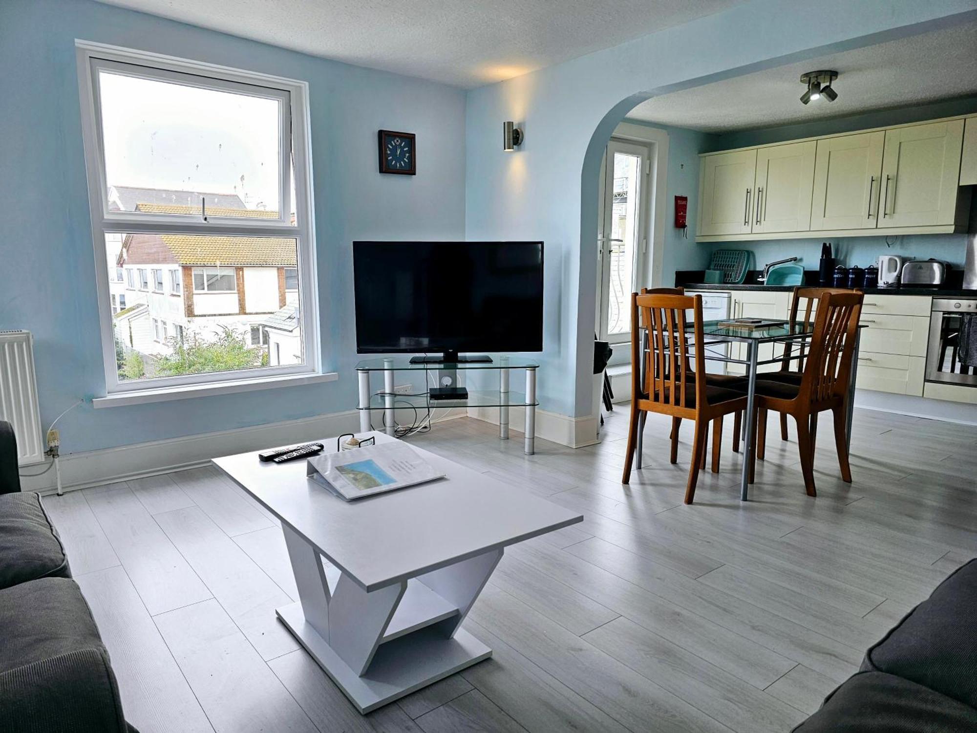 Sea Views, Big 2 Bed Flat Close To Beach & Harbour Ilfracombe Habitación foto